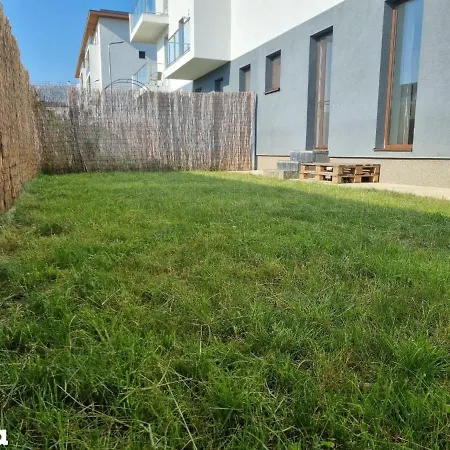 Coresi, 2 Camere, Sleeps 6 Large Private Garden Pets Welcome