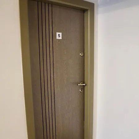 Coresi, 2 Camere, Sleeps 6 Large Private Garden Pets Welcome Brasov