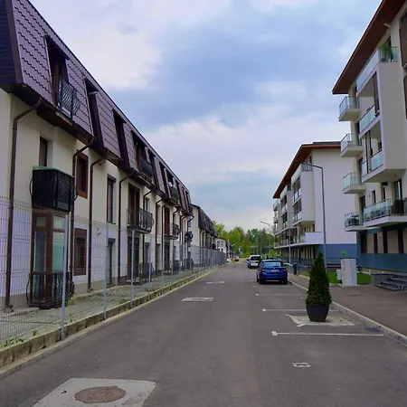 Coresi, 2 Camere, Sleeps 6 Large Private Garden Pets Welcome * Brasov